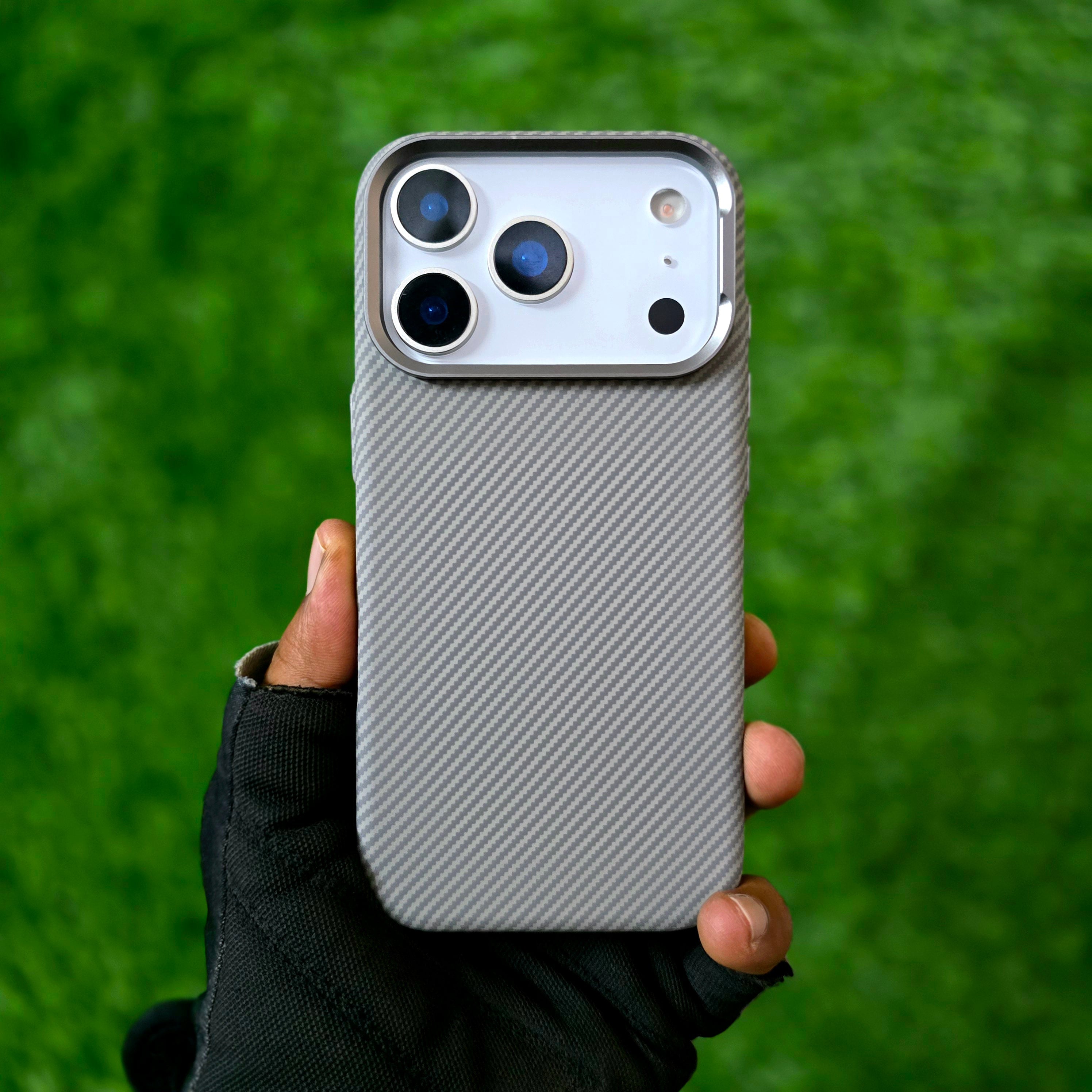 iPhone 17 Pro Max Carbon Case, 600D Carbon Fiber Texture Hard PC with Magsafe - Titanium